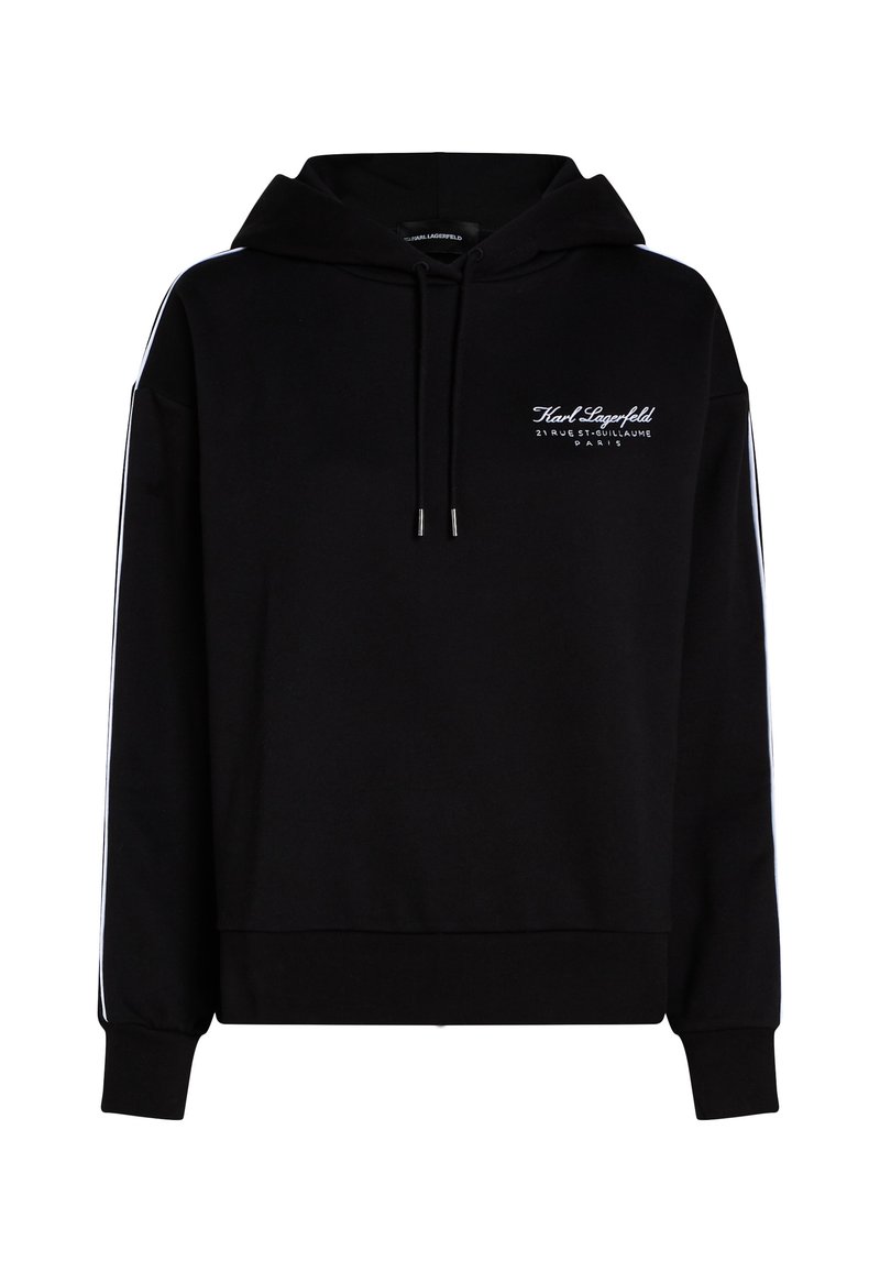 Schwarzer Hoodie aus weichem Stoff, mit einer Kapuze zum Zusammenziehen und weißen Seitenstreifen. Auf der Vorderseite sind weiße Logo-Textdetails.