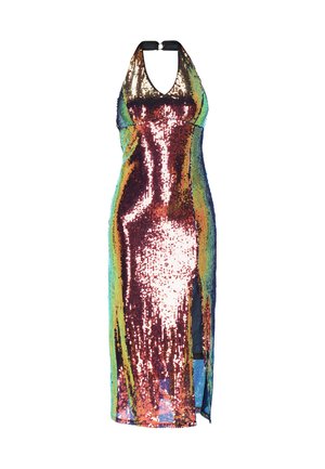 Vestido de halter con lentejuelas que presenta una silueta ajustada, lentejuelas multicolores, una abertura en el costado y una tira negra en el cuello.