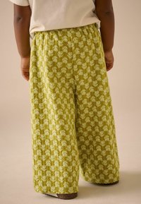 Next WIDE - Broek - green ditsy floral