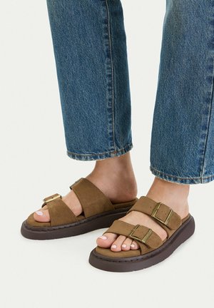 DeeZee, DEEZEE WOMEN'S FLIP-FLOPS BEIGE - Sandalias planas - beige