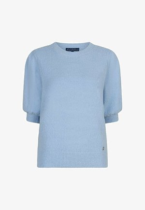 Lichtblauwe gebreide trui met korte mouwen, pofmouwen en geribbelde manchetten en zoom, met een klein metalen logo vlak bij de onderkant.
