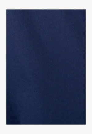 Tissu bleu marine avec une texture lisse, arborant un motif côtelé. Le matériau semble doux et léger. Aucune couture ni motif visible.