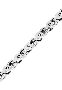 Cadena de bicicleta de acero plateado con eslabones circulares y pequeños agujeros, conectados en un patrón lineal, que muestra un acabado suave y brillante.