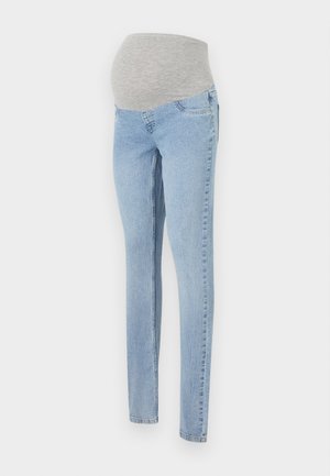 Jean de maternité en denim bleu clair avec une ceinture extensible douce grise. Présente une coupe slim et un design classique à cinq poches.
