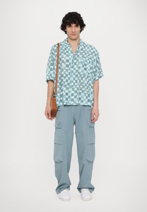 CHESS CROPPED SHIRT OVERSIZE UNISEX - Chemisier - stone blue/azure