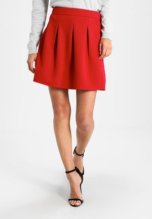 Falda acampanada - red