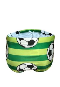 Gröna badshorts med horisontella ränder och ett mönster av svarta och vita fotbollar på tyget. Lätt och elastiskt material.