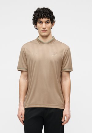 TRAIN SOCCER TEE - T-shirt imprimé - roasted cashew