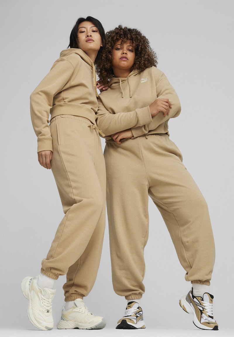 Puma BETTER CLASSICS  - Jersey con capucha - prairie tan