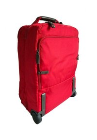 Valigia a ruote di stoffa rossa, con forma rettangolare, numerose tasche con zip, accenti neri e ruote in plastica durevoli per la mobilità.