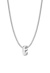Sudraba kaklarota ar smalku ķēdi un pulētu mazā burta "e" piekariņu kā galveno akcentu. Vienkāršs dizains ar gludu tekstūru.