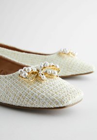 Next FOREVER COMFORT SQUARE TOE BOW TRIM REGULAR FIT - Balerinke - white