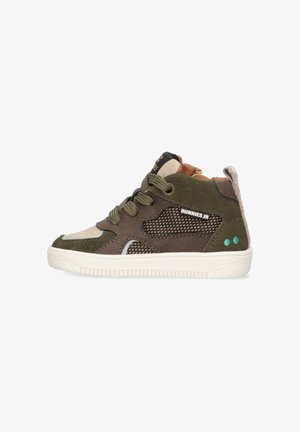 Hoge sneakers in olijfgroen en beige, met suede en mesh materialen, ronde neus, contrasterende accenten en een getextureerde rubberen zool.