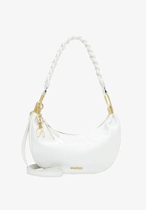 Balta ādas rokassoma pusmēness formā ar pītā siksnu, zelta furnitūru, rāvējslēdzēja aizdari un dekoratīviem zelta burtiem.