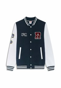 Veste de varsity bleu marine et blanche avec des poignets côtelés, des boutons, des poches, des insignes brodés et des détails rayés sur le col et l'ourlet.