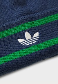 adidas Originals BEANIE - Beanie - night marine/green