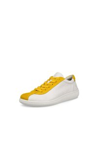 Vita och gula sneakers med en strukturerad ovandel, rund tå, platta snören och en gummisula med ribbad textur och subtil logotypdetalj.