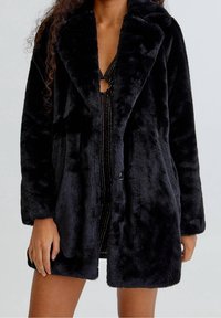 PULL&BEAR Vinterfrakke - black