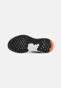 Nike Performance REVOLUTION 7 - Apavi skriešanai pa asfaltu - white/team orange/astronomy blue/total orange
