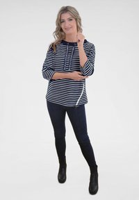 Navigazione Ikdienas džemperis - dunkelblau