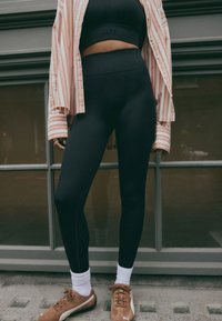 TESPOL Leggings Amincissants Push-up Noirs Femme - Taille Haute Seamless Technologie, M (38)