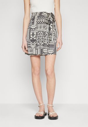 VILA VIFULMA WRAP SHORT SKIRT - Miniskjørt - egret/black