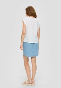 s.Oliver RELAXED FIT biały