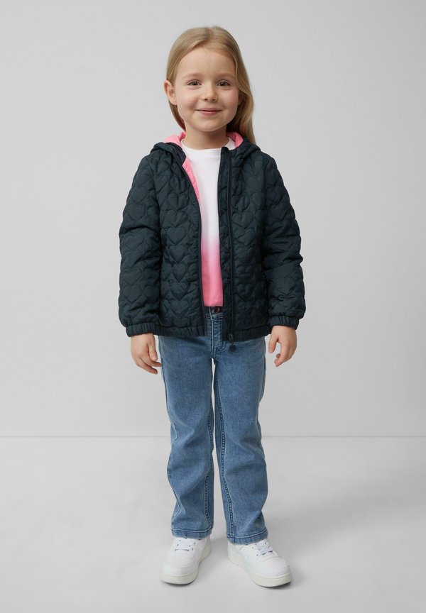 WATTIERTE KAPUZEN MIT HERZ-STEPPUNG UND DEKORATIVEN REFLEKTOR-DETAILS - Übergangsjacke