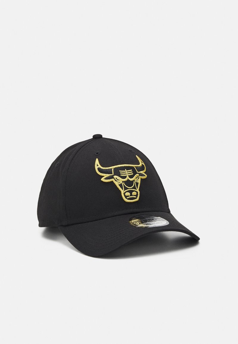 Schwarze Baseballmütze aus Stoff mit strukturierter Form, featuring ein goldenen gestickten Bullenlogo auf der Vorderseite und einem gebogenen Schirm.