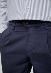 Scalpers NOS FIRENZE  - Pantalones chinos - navy