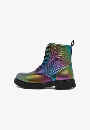 DeeZee, CEO - Veterboots - green/purple/pink