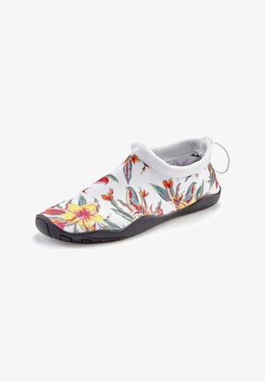 Neoprenschuh für Wasser mit weißem Grund und buntem Blumenmuster. Verfügt über eine runde Zehenform und eine schwarze Gummisohle mit strukturiertem Grip.