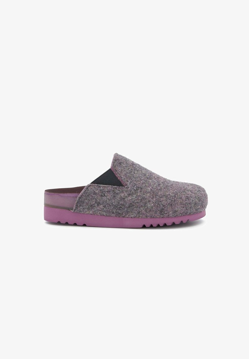 Zoccoli grigi in feltro con punta arrotondata, pannello laterale elastico e suola in gomma viola con un motivo a zigzag per una migliore aderenza.