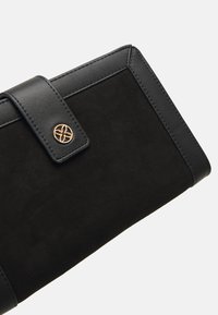 Anna Field Clutch - black