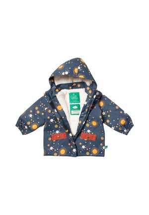 Wasserdichte Kinderjacke in Marineblau, mit einem flauschigen weißen Innenfutter. Das Design umfasst orangefarbene Sonnen- und Mondmuster sowie rote Akzente an den Taschen.