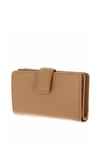 Portafoglio in pelle beige con superficie testurizzata, forma rettangolare e chiusura a pressione. Presenta bordi arrotondati e cuciture visibili.