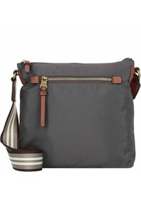 Sac en nylon gris avec une fermeture zippée sur le dessus, des accents en cuir et une bandoulière réglable à rayures. Comprend une poche zippée sur le devant.
