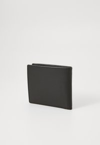 Schwarzes Lederportemonnaie mit einem schlichten Design, glatter Oberfläche und geraden Kanten. Verfügt über sichtbare Nähte und ein schlankes Profil.
