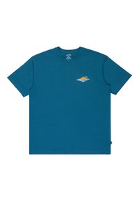 Türkises T-Shirt mit kurzen Ärmeln und einem kleinen Brustmotiv eines orangefarbenen Sonnenuntergangs über blauem Wasser mit zwei Palmen.