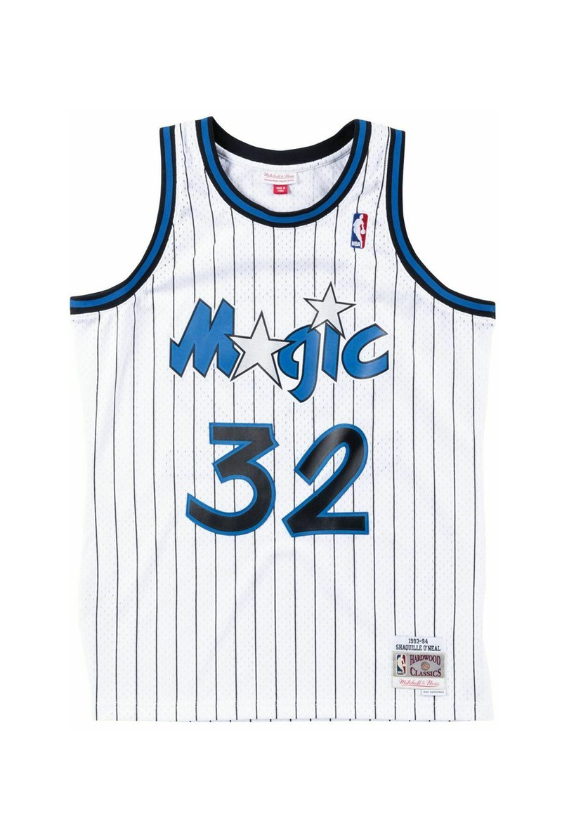 Biała koszulka do koszykówki z niebieskimi i czarnymi paskami. Posiada napis "Magic" w niebieskim kolorze oraz "32" w czarnym, z metką logo NBA.