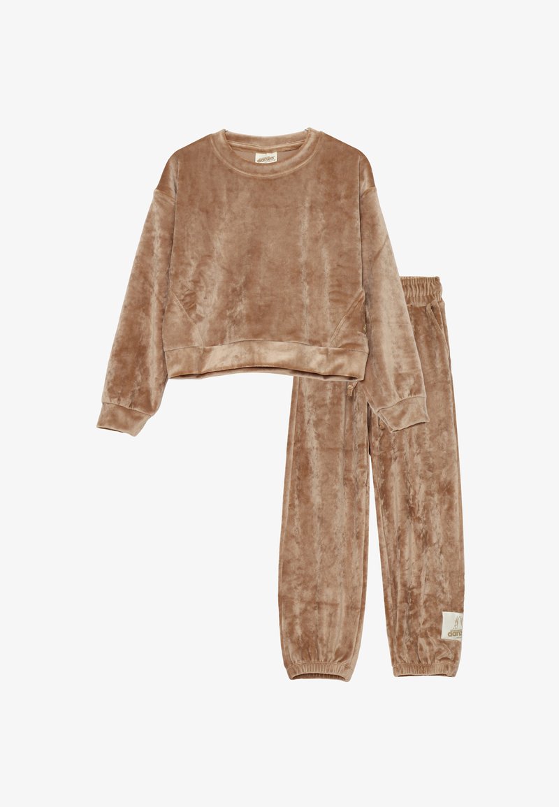 Set in velour marrone composto da una felpa cropped con maniche lunghe e pantaloni abbinati con vita elastica e piccolo tag con logo.