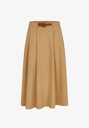 Une jupe midi beige avec des plis, une taille ajustée et une ceinture marron avec une boucle circulaire. Fabriquée en tissu lisse avec un design fluide.