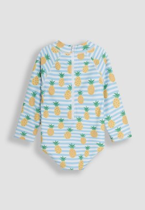 Mono de baño de manga larga con un patrón de rayas azul claro y estampados de piñas amarillas. Presenta un cierre de cremallera en la parte de atrás. Tejido suave.