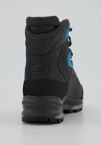 Zwarte wandelschoenen met een hoge enkelontwerp, blauwe accenten, gestructureerd su�ède materiaal en een robuuste rubberen zool met profielpatronen.