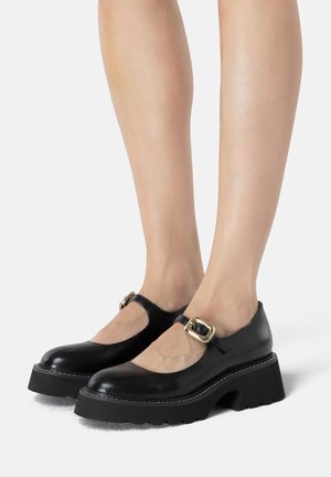 Platform heels - black