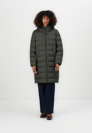 Winter coat - pineneedle