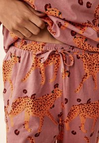 Next TALL - REGULAR FIT SET - Conjunto de pijama - pink leopard