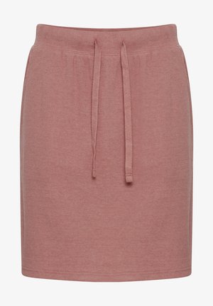 Rosa jersey nederdel med snor i taljen, der har en ribbet tekstur. Designet er enkelt, knælangt, og uden yderligere mønstre eller dekorationer.