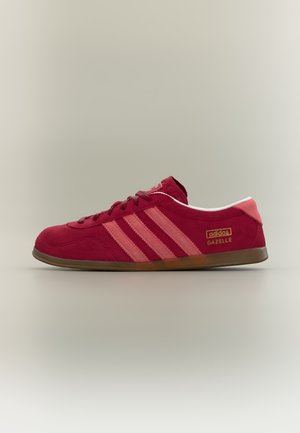 adidas Originals, GAZELLE  - Маратонки - team victory red/gum
