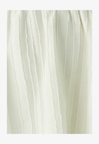 Geselecteerd, off white